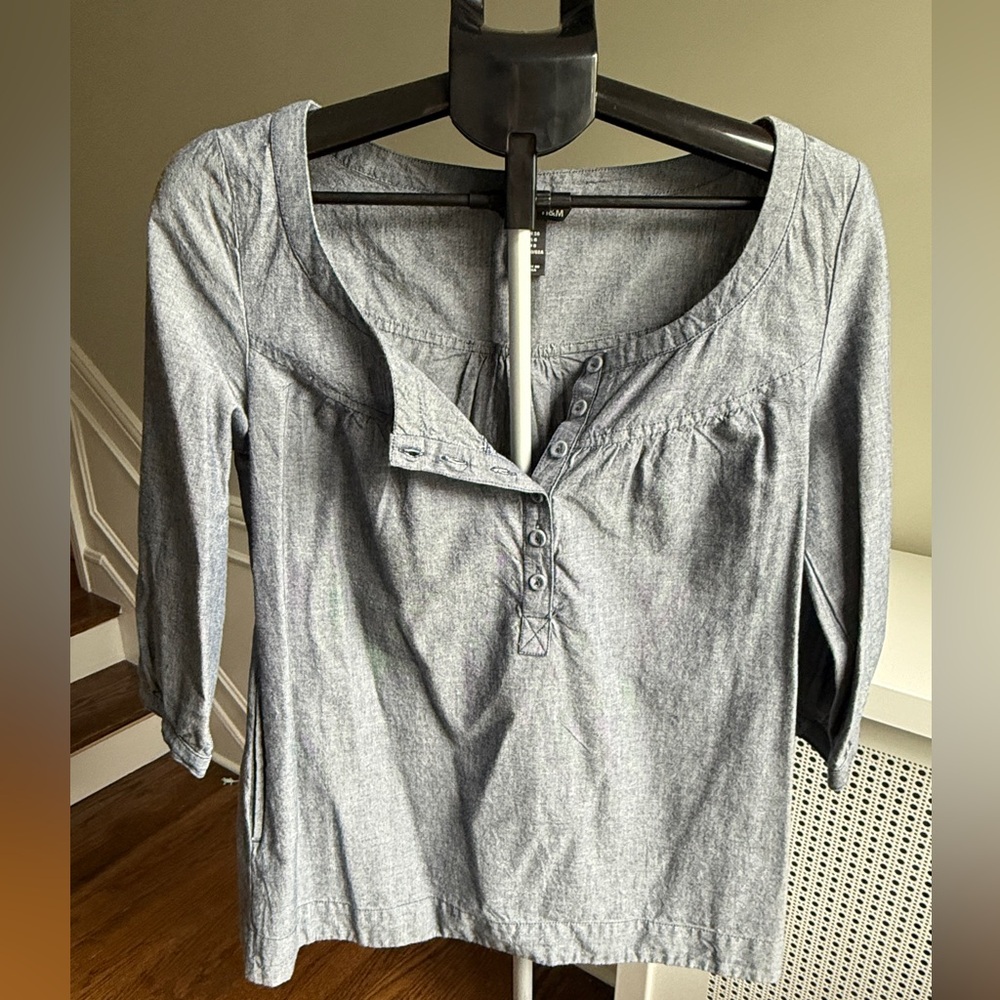 H&M Light Blue Chambray 3/4 Sleeve Buttoned Blouse